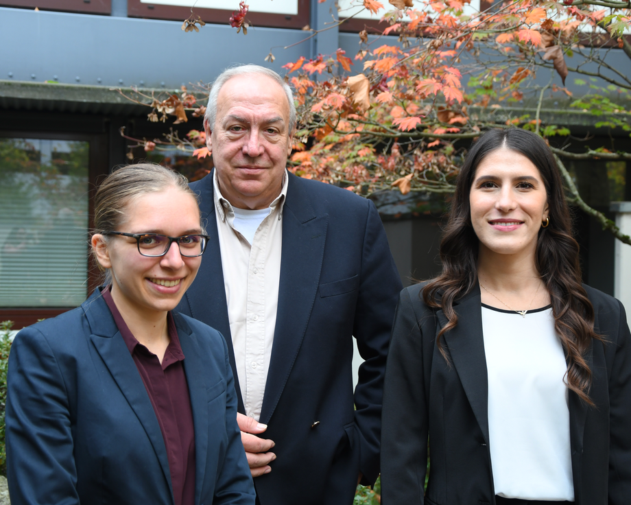 Gruppenfoto von Laura Freudenberg, Frank Braun und Mine Ayar
