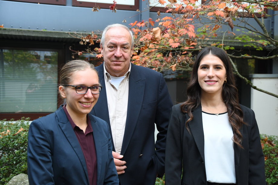 Gruppenfoto von Laura Freudenberg, Frank Braun und Mine Ayar