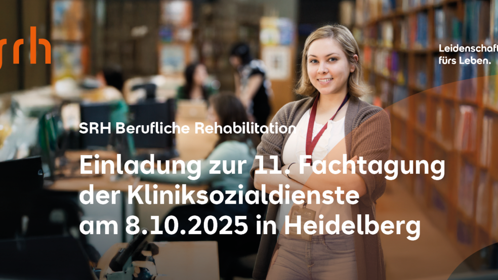 Titelseite einer Einladung zu einer Fachtagung, auf dem Bisd ist eine Frau in einer Bibliothek