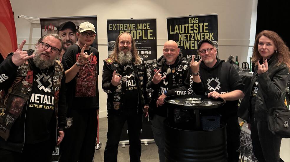 Metality Vereinsmitglieder vor Ort