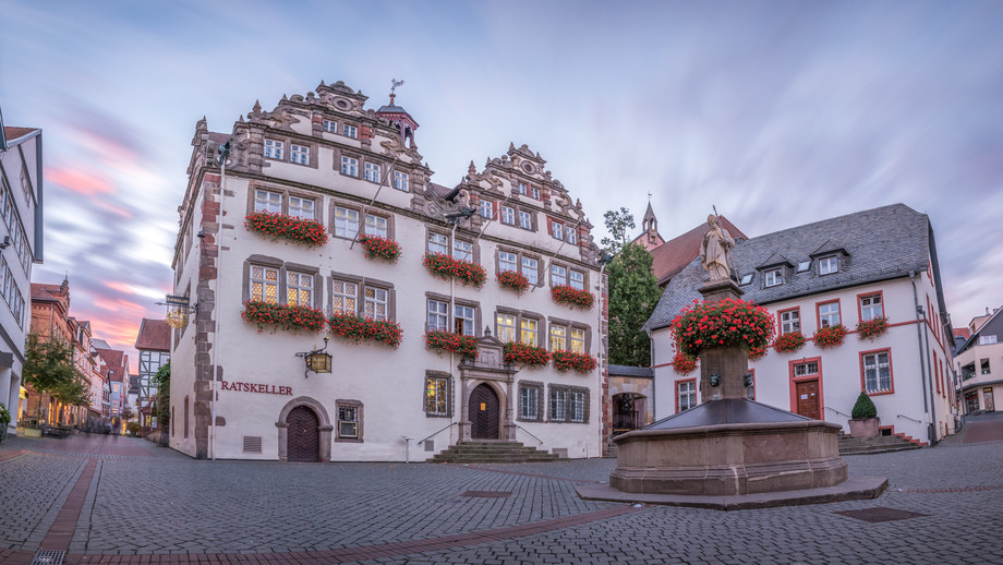 Häuser und Brunnen in Bad Hersfeld