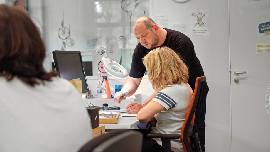 Teilnehmerin und Berufserprober im RehaAssessment